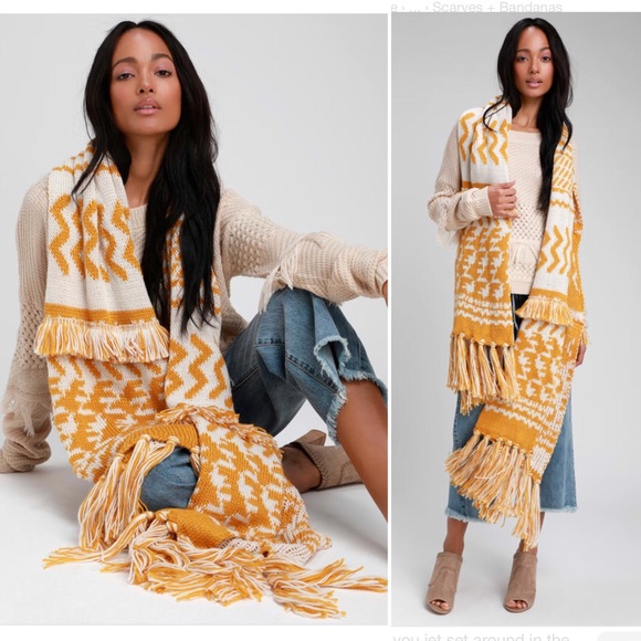 Free People Accessories - NWOT FREE PEOPLE MILE HIGH PRINT FRINGE KNIT SCARF